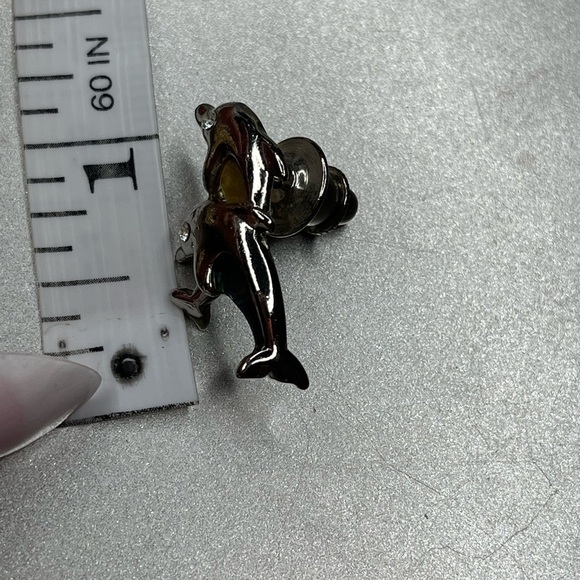 Vintage Silver Tone Dolphin Brooch Pin Jewelry Rhinestone Eyes Abalone Shell - Picture 4 of 4